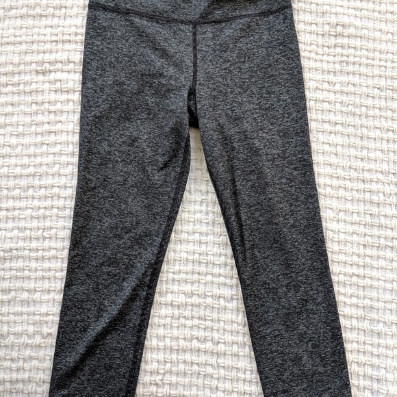 Under Armour Crop Leggings - Picture 2 of 2